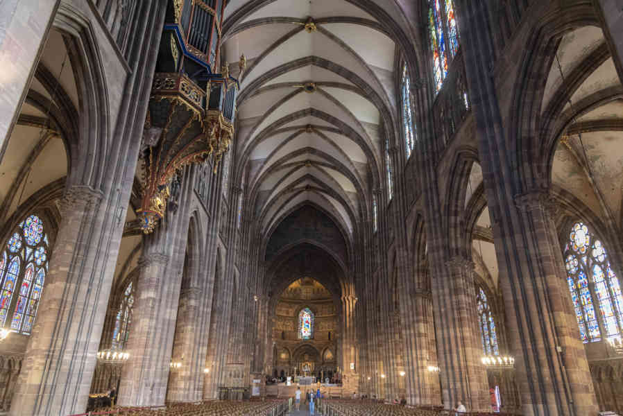 Francia - Alsacia 019 - Estrasburgo - catedral de Notre Dame.jpg